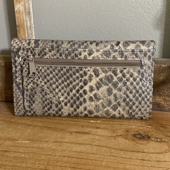 Mondani New York brown and tan snakeskin print trifold wallet - Picture 3 of 7